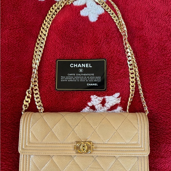 CHANEL Boy Cream Quilted Leather Wallet on Chain - Picture 1 of 14